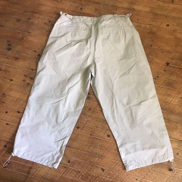 Columbia tan size 8 drawstring hem cropped Y2K cargo pants - Picture 3 of 3